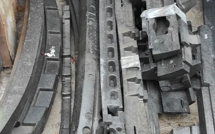 Наполнитель, усилитель бампера за 12 500 тг. в Алматы