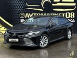 Toyota Camry 2018 года за 13 350 000 тг. в Тараз