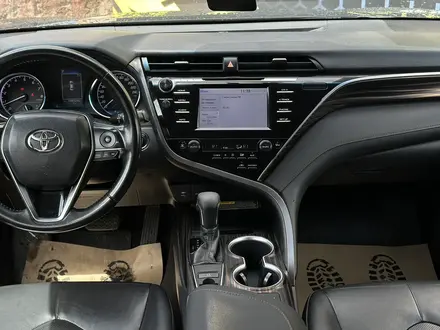Toyota Camry 2018 года за 13 350 000 тг. в Тараз – фото 11