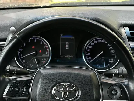 Toyota Camry 2018 года за 13 350 000 тг. в Тараз – фото 14