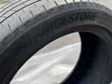 Bridgestone Turanza 235/45/18 за 55 000 тг. в Алматы