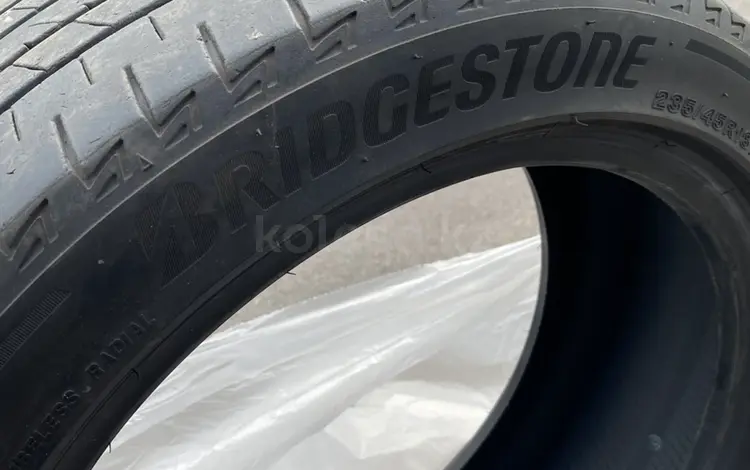 Bridgestone Turanza 235/45/18 за 30 000 тг. в Алматы