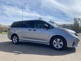 Toyota Sienna 2018 года за 14 000 000 тг. в Астана – фото 2