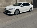 Toyota Camry 2020 года за 18 500 000 тг. в Шымкент