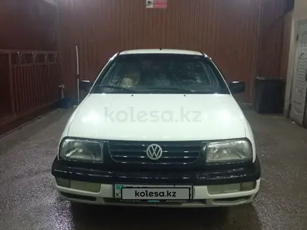 Volkswagen Vento 1996 года за 1 000 088 тг. в Шымкент