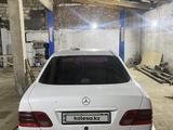 Mercedes-Benz E 220 1997 годаfor2 000 000 тг. в Жезказган – фото 4