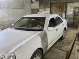 Mercedes-Benz E 220 1997 годаfor2 000 000 тг. в Жезказган – фото 2