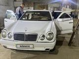 Mercedes-Benz E 220 1997 годаfor2 000 000 тг. в Жезказган – фото 5