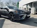 Toyota Camry 2018 года за 12 500 000 тг. в Алматы – фото 3