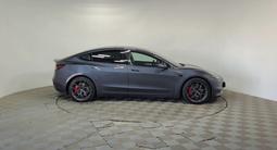 Tesla Model 3 2021 года за 10 990 000 тг. в Алматы – фото 4