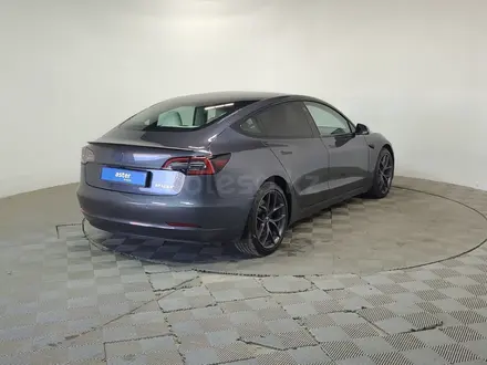 Tesla Model 3 2021 года за 10 990 000 тг. в Алматы – фото 5