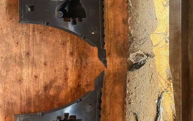 Кронштейн бампера на Bmw f10/бмв ф10 бампер капот крыло фары фонари за 5 000 тг. в Алматы