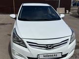 Hyundai Solaris 2015 года за 5 200 000 тг. в Караганда – фото 2