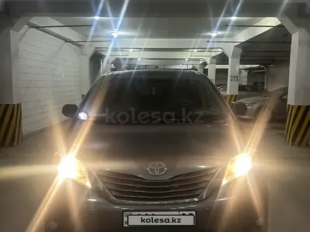 Toyota Sienna 2015 года за 12 413 333 тг. в Алматы