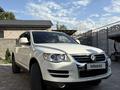 Volkswagen Touareg 2008 года за 5 500 000 тг. в Алматы – фото 2