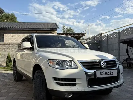 Volkswagen Touareg 2008 года за 5 500 000 тг. в Алматы – фото 2