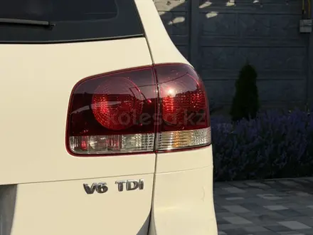Volkswagen Touareg 2008 года за 5 500 000 тг. в Алматы – фото 12