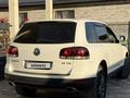 Volkswagen Touareg 2008 года за 5 500 000 тг. в Алматы – фото 14