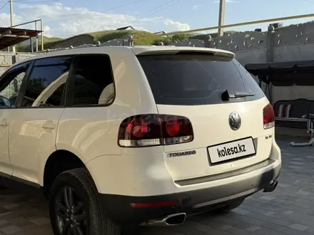 Volkswagen Touareg 2008 года за 5 500 000 тг. в Алматы – фото 7