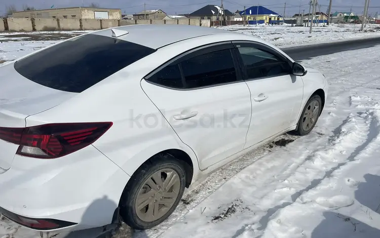 Hyundai Elantra 2019 года за 9 500 000 тг. в Атырау