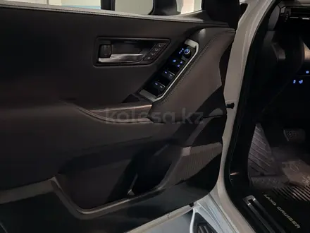 Toyota Land Cruiser 2021 года за 50 000 000 тг. в Алматы – фото 9