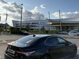 Toyota Camry 2019 года за 10 000 000 тг. в Астана – фото 2