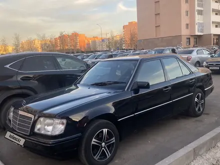 Mercedes-Benz E 320 1993 года за 1 600 000 тг. в Астана