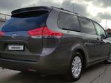 Toyota Sienna 2011 года за 12 500 000 тг. в Астана – фото 2