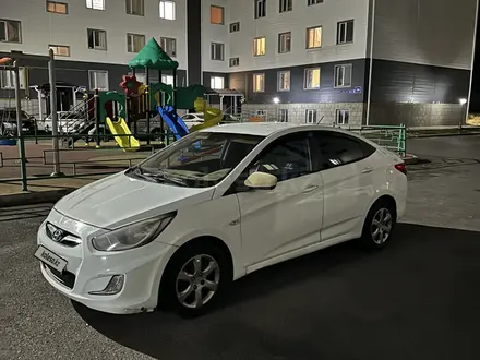 Hyundai Accent 2013 года за 3 100 000 тг. в Шымкент – фото 3