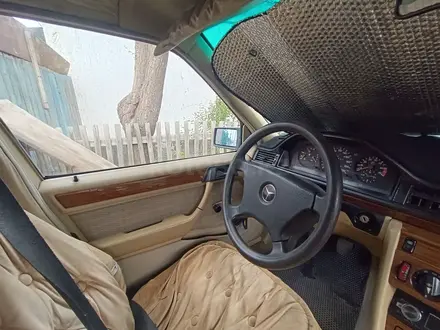 Mercedes-Benz E 200 1992 года за 1 000 000 тг. в Павлодар – фото 4