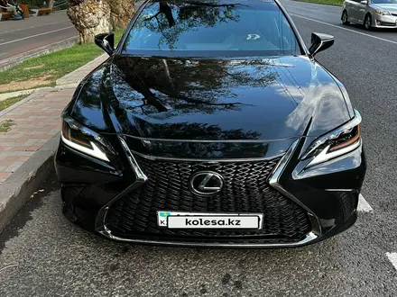 Lexus ES 350 2019 года за 25 900 000 тг. в Алматы