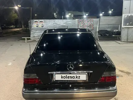 Mercedes-Benz E 280 1995 года за 2 800 000 тг. в Тараз