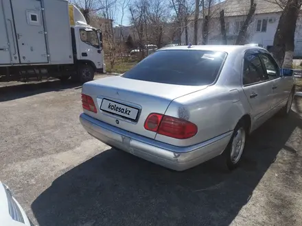 Mercedes-Benz E 230 1996 года за 2 800 000 тг. в Конаев (Капшагай) – фото 4