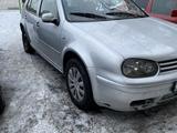 Volkswagen Golf 2001 годаүшін2 800 000 тг. в Караганда