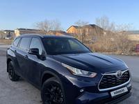 Toyota Highlander 2021 года за 25 000 000 тг. в Караганда