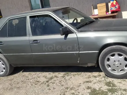 Mercedes-Benz E 200 1993 года за 1 300 000 тг. в Туркестан