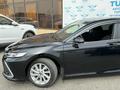 Toyota Camry 2022 года за 17 500 000 тг. в Туркестан – фото 2