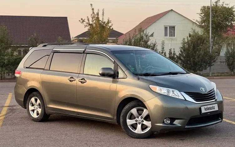 Toyota Sienna 2013 годаfor12 300 000 тг. в Алматы