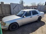 Mercedes-Benz E 220 1993 года за 1 150 000 тг. в Талдыкорган – фото 2