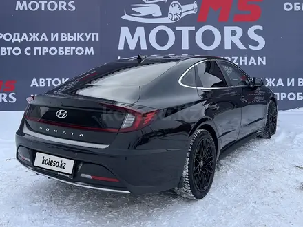 Hyundai Sonata 2022 года за 11 990 000 тг. в Актобе – фото 3