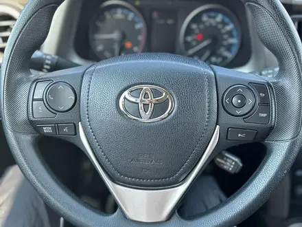 Toyota RAV4 2018 года за 11 400 000 тг. в Актобе – фото 4