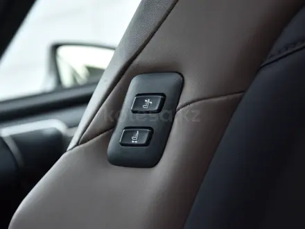 Lexus ES 250 Luxury 2.5 2023 года за 27 500 000 тг. в Астана – фото 24