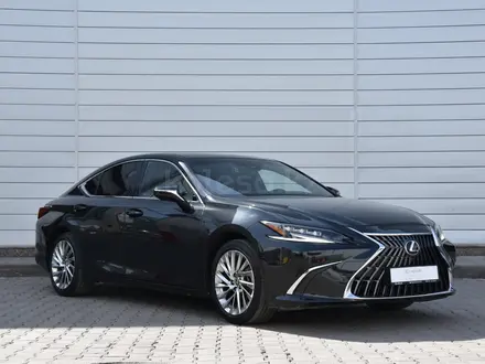Lexus ES 250 Luxury 2.5 2023 года за 27 500 000 тг. в Астана – фото 3