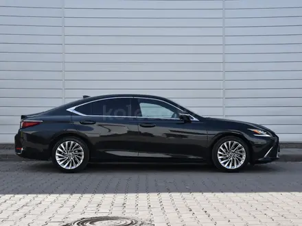 Lexus ES 250 Luxury 2.5 2023 года за 27 500 000 тг. в Астана – фото 4