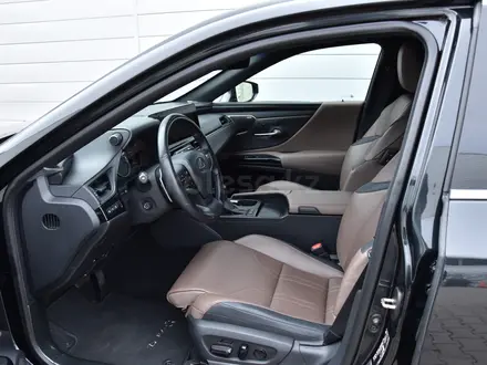 Lexus ES 250 Luxury 2.5 2023 года за 27 500 000 тг. в Астана – фото 9