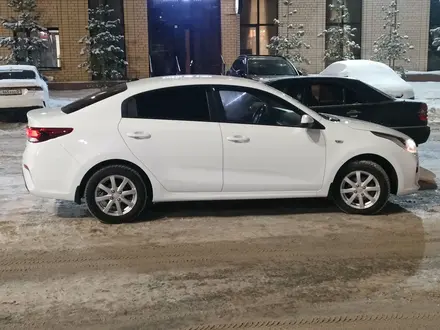 Kia Rio 2019 года за 7 600 000 тг. в Астана – фото 2