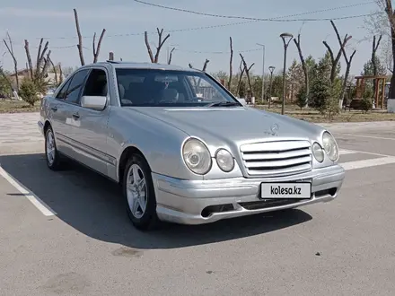 Mercedes-Benz E 230 1995 года за 2 200 000 тг. в Талдыкорган
