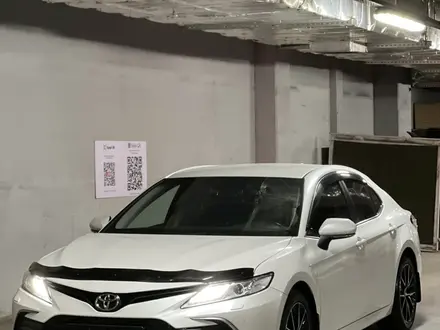 Toyota Camry 2022 года за 14 800 000 тг. в Алматы