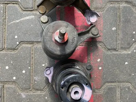Подушка двигателя АКПП на Toyota Camry XV50 за 15 000 тг. в Алматы – фото 2