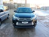 Toyota Highlander 2017 года за 12 000 000 тг. в Байконыр